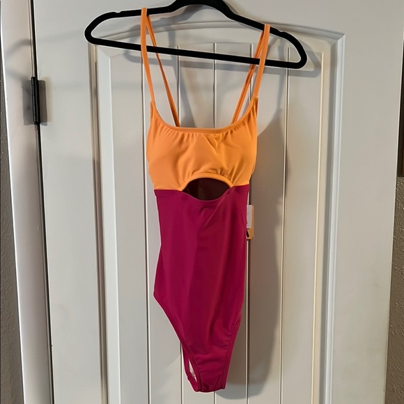 Kona Sol Other - NWT Kona Sol One Piece Swimsuit with Cutout